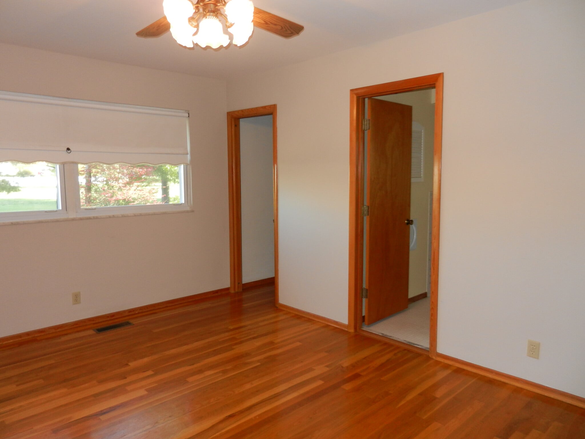 Building Photo - 5819 Oak Branch Dr