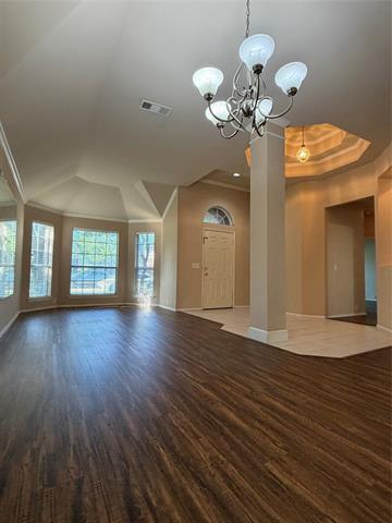 Building Photo - 2440 Ravenhurst Dr