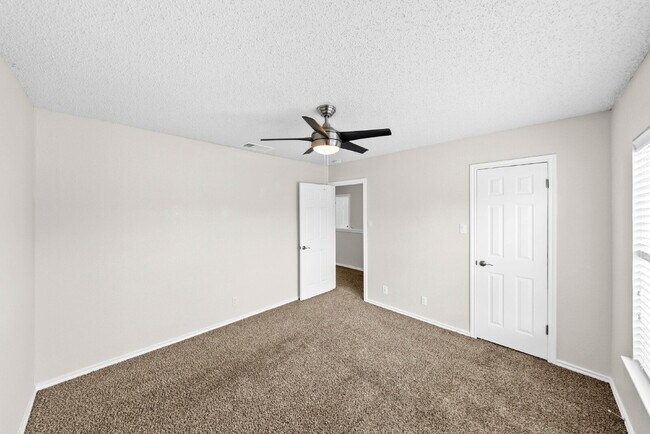 Building Photo - Spacious & Thoughtfully Updated 4-Bedroom ...