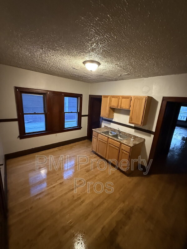 Building Photo - 2574 N 41st St