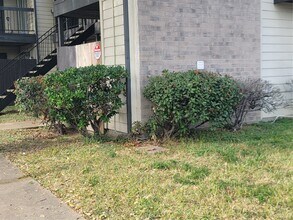 Building Photo - 12615 Brookglade Cir