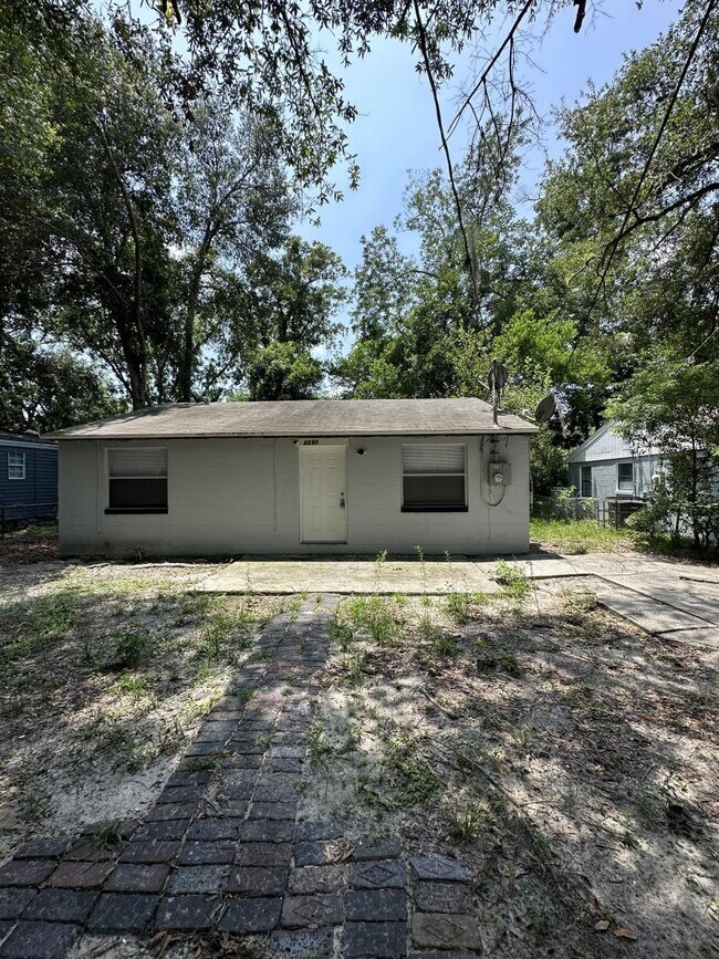 Building Photo - 3 bedroom in Jacksonville FL 32208