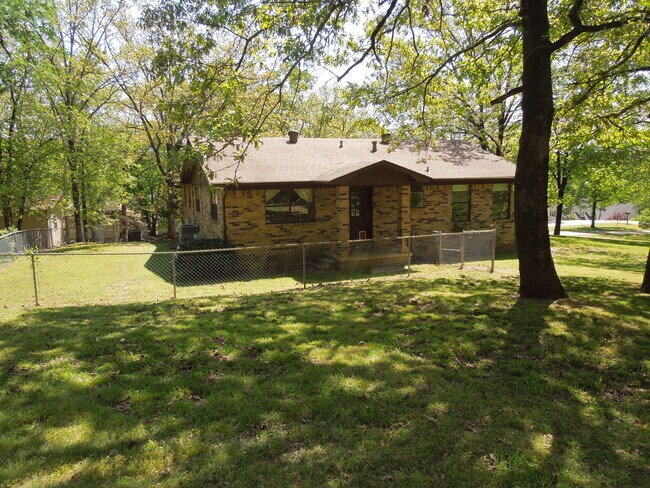 Building Photo - 169 San Carlos Cove