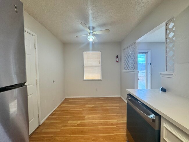 Building Photo - 4512 Lehigh St