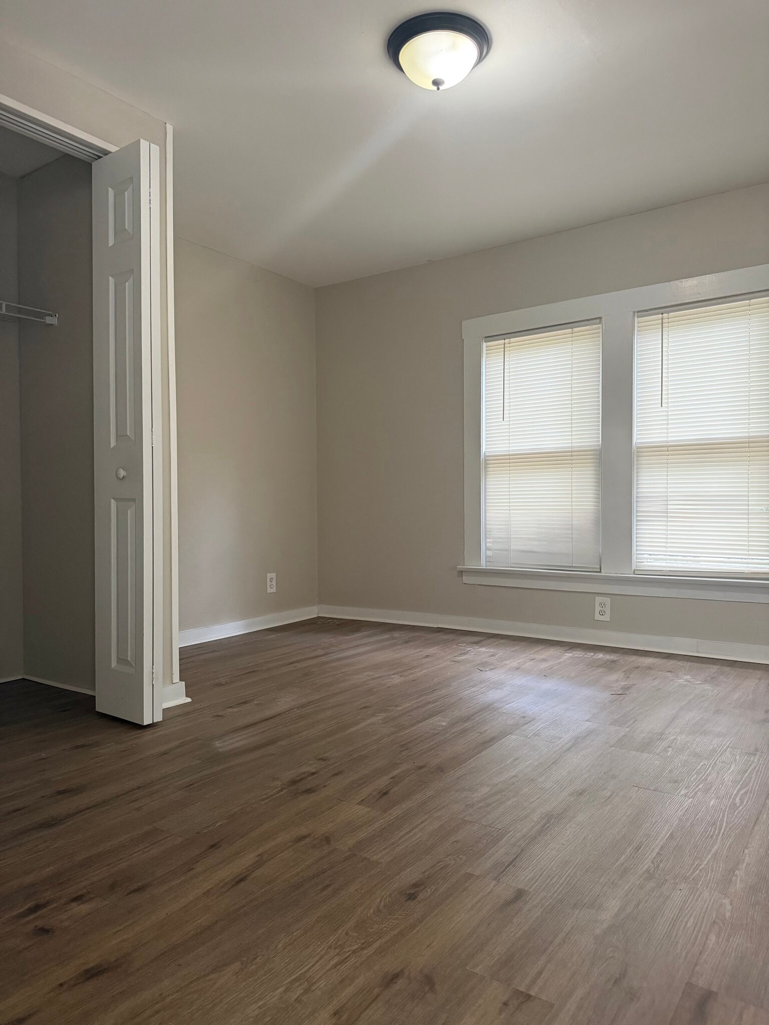 Building Photo - 319 NE 13th Terrace