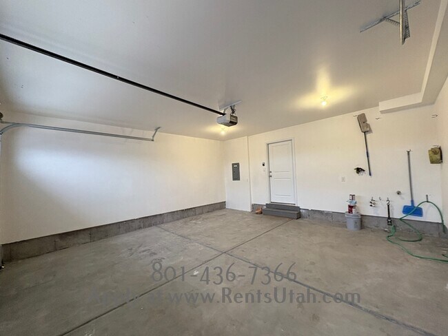 Building Photo - Canvasback