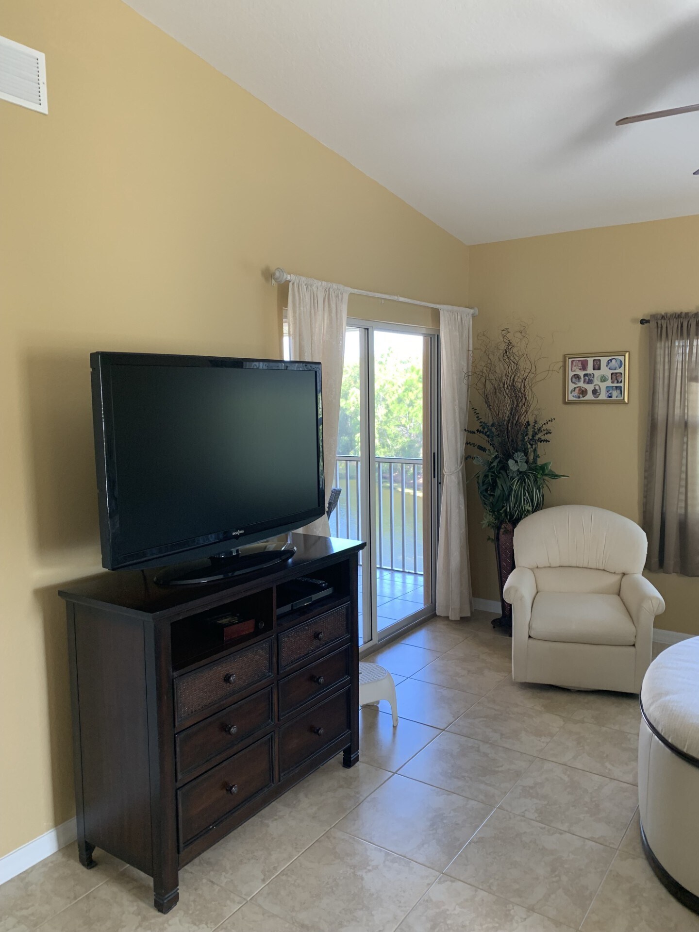 Building Photo - 26630 Rosewood Pointe Dr