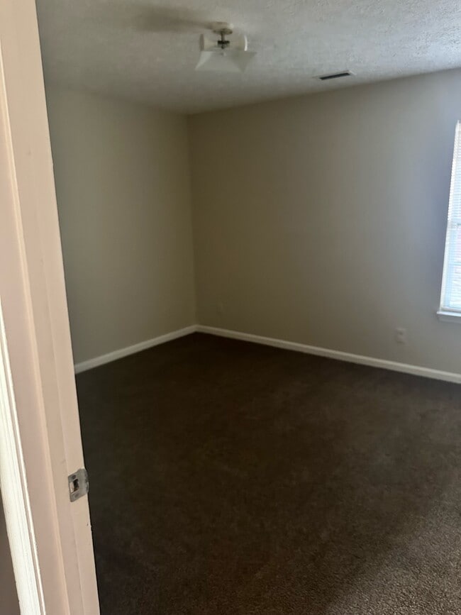 Building Photo - 1107 Riviera Dr
