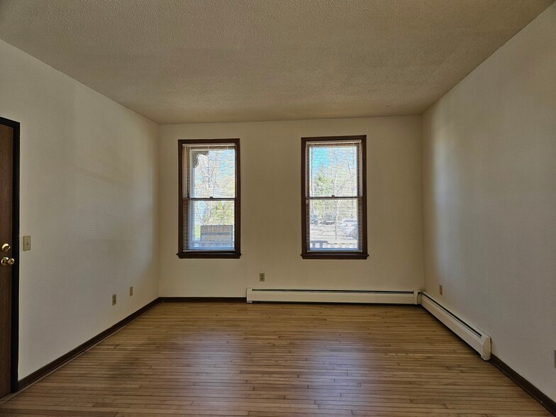 Living Room - 588 Selby Ave