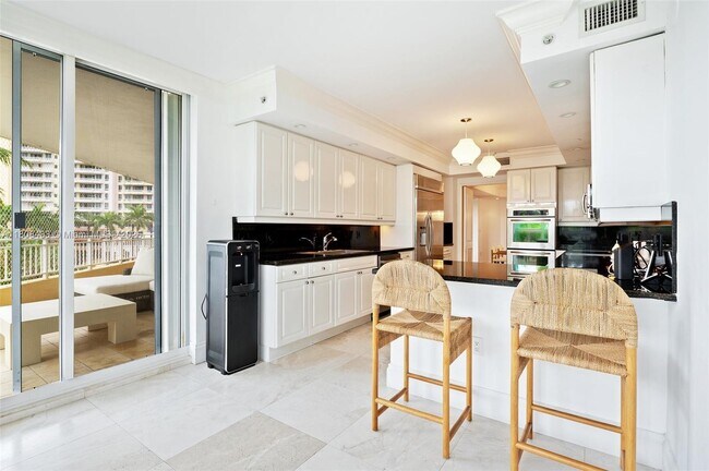 Building Photo - 765 Crandon Blvd