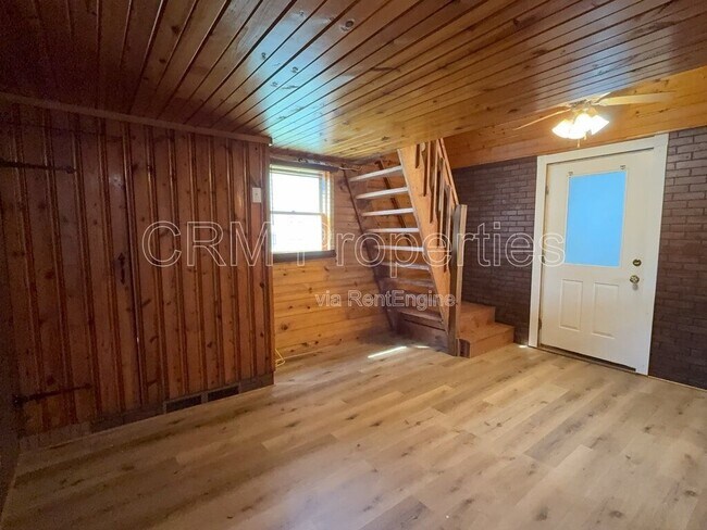 Building Photo - 1824 N Jay St