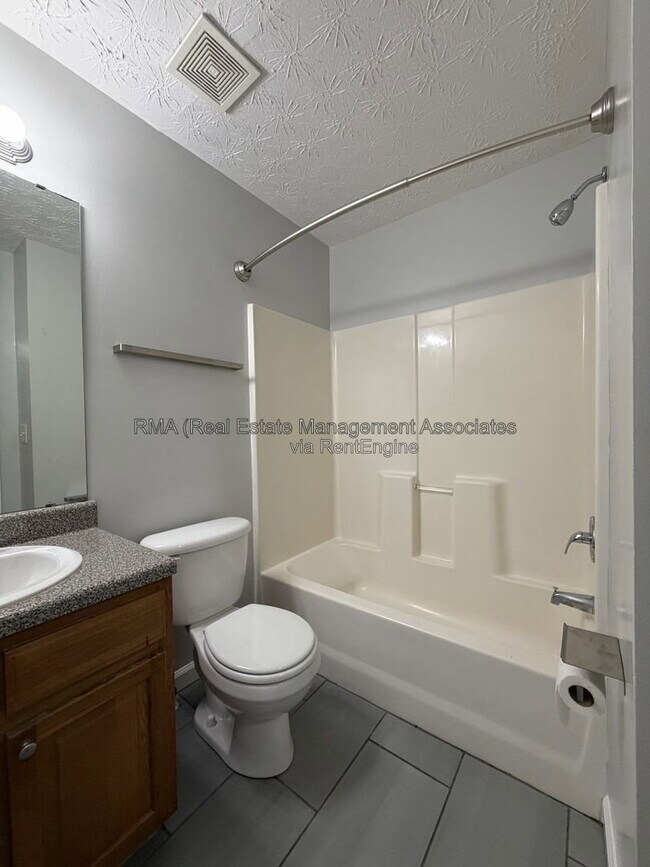 Building Photo - 1724 Carrington Dr