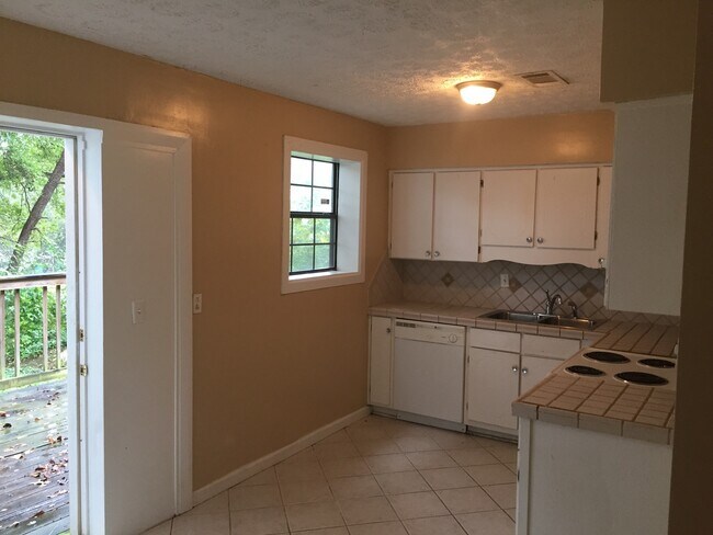 Building Photo - **AVAILABLE NOW**Total Electric East Columbus 4 bedroom/1 bathroom Home for Rent***