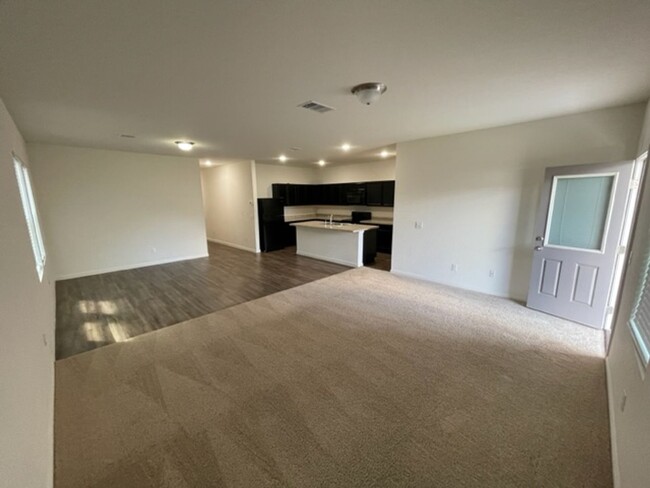 Building Photo - Available for a July 2025 Move In-Modern 3...