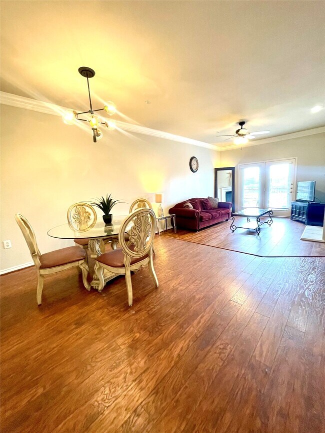 Building Photo - 2400 McCue Rd