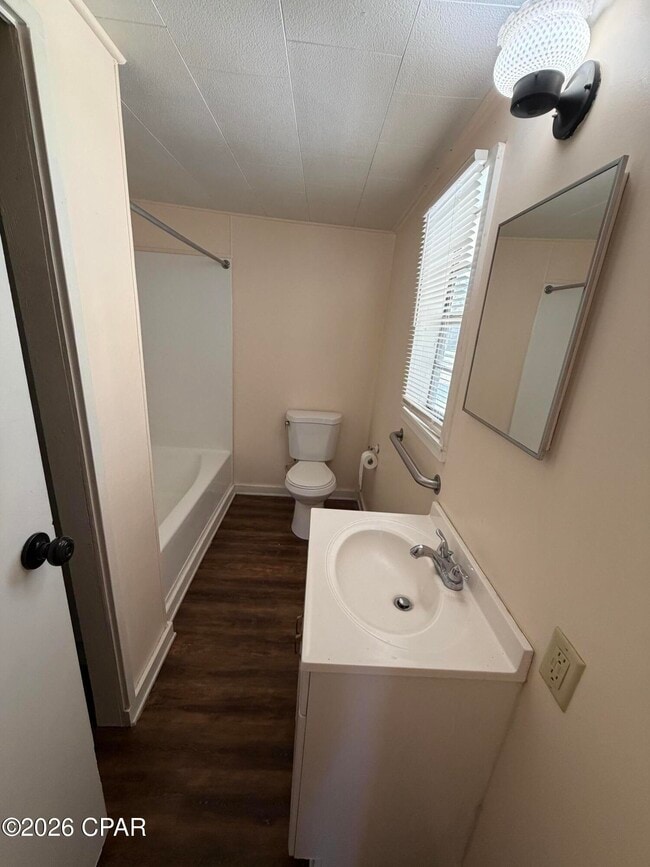 Building Photo - 1002 Indiana Ave