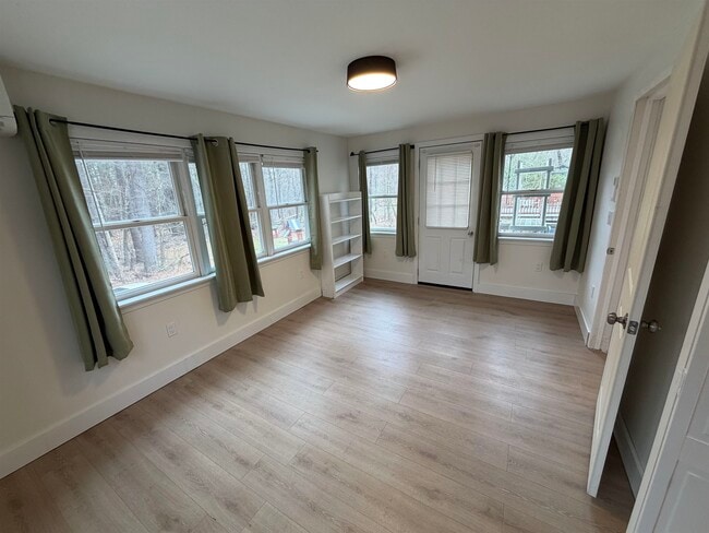 Building Photo - 27 Flint Pond Dr