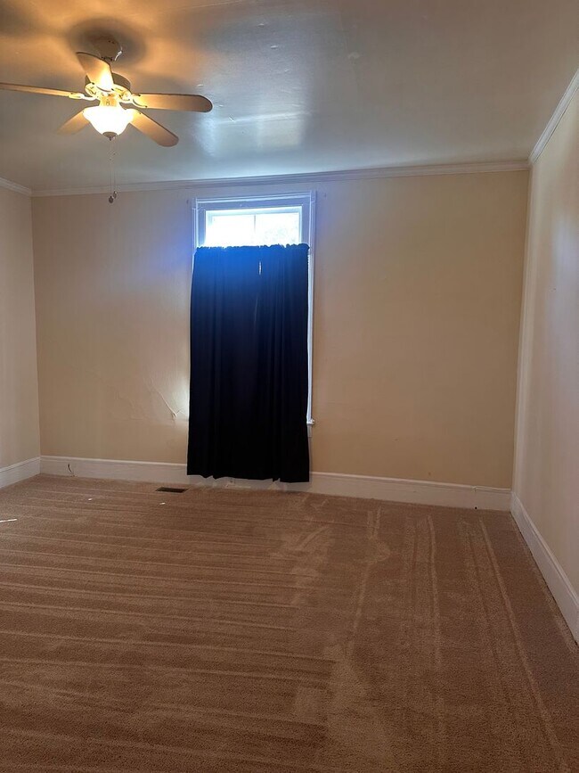 Building Photo - 310 E Granville St