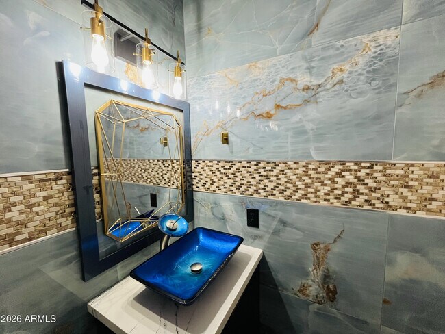 Building Photo - 8709 E Gail Rd