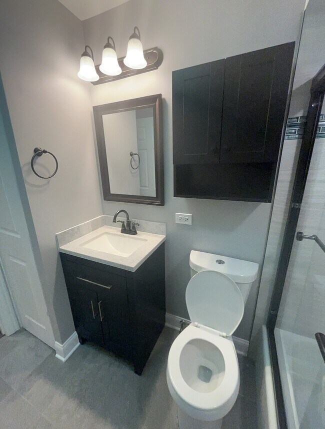 Building Photo - 3760 W 120th St