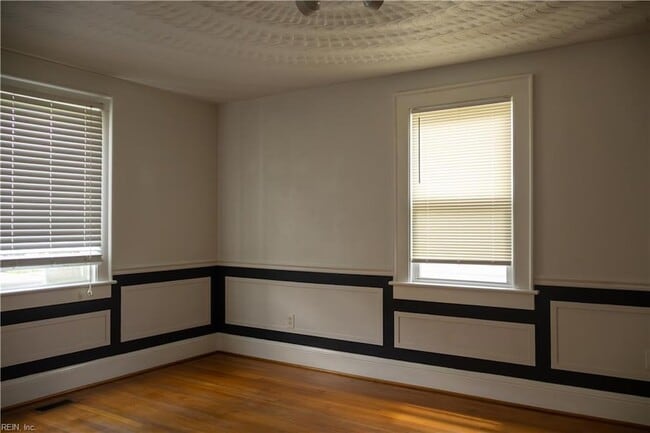 Building Photo - 1736 Canton Ave