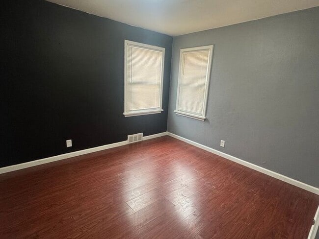 Building Photo - Charming 4bed/2Bath