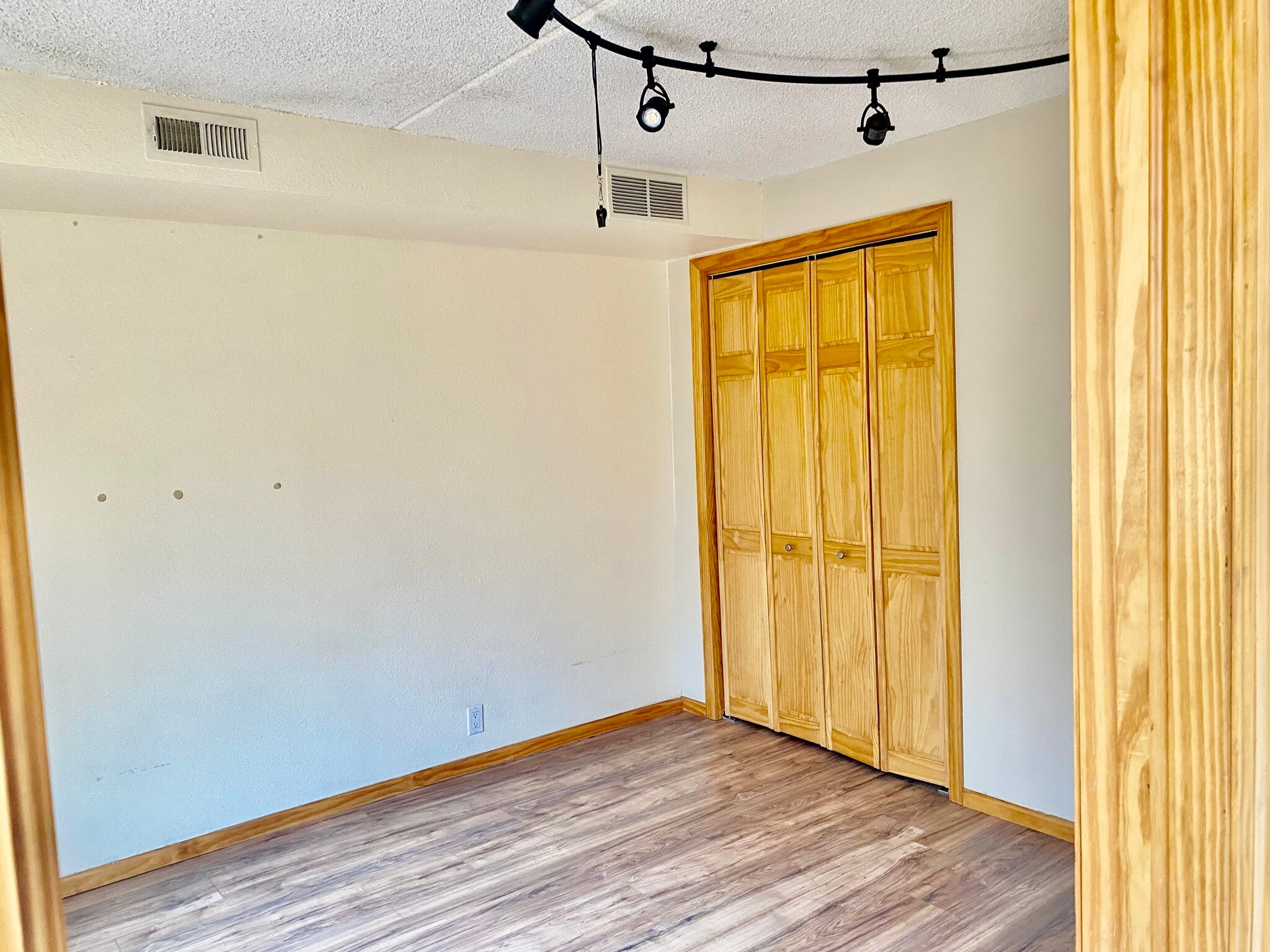 Building Photo - 805 29th St