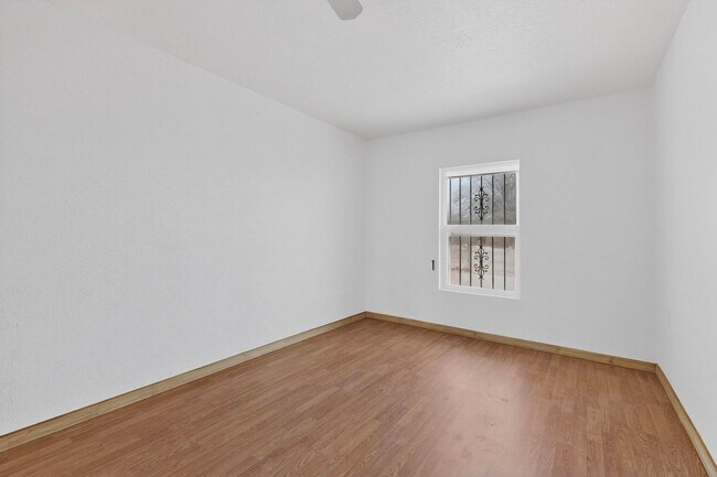 Building Photo - Rural South Valley 4 Bedroom  1.75 Bath 1256/sf