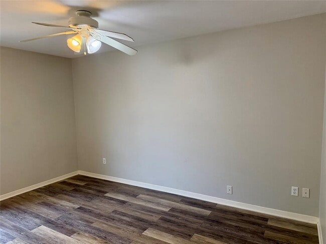 Building Photo - 8112 Willet Trail