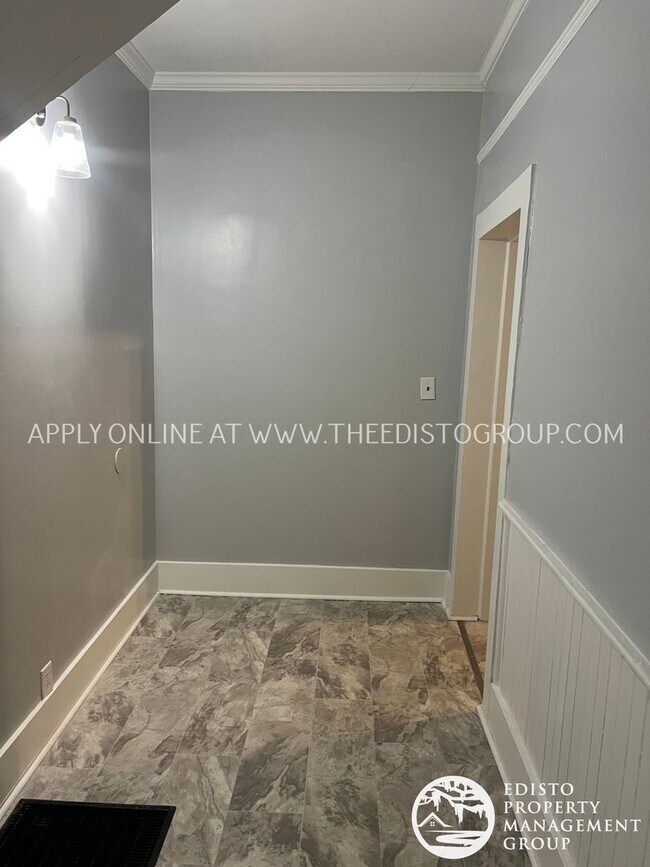 Building Photo - 497 Boulevard St
