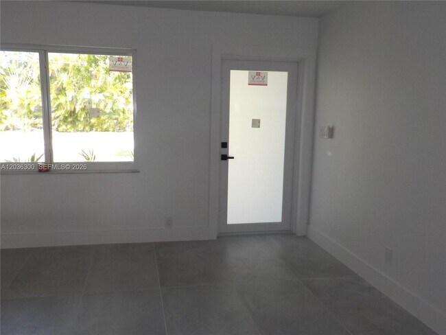 Building Photo - 1565 Thumb Point Dr