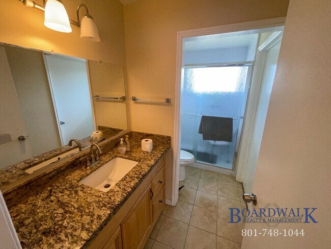 Building Photo - 2827 E Bridgewater Dr