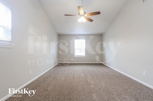 Building Photo - 12819 Sinclair Pl