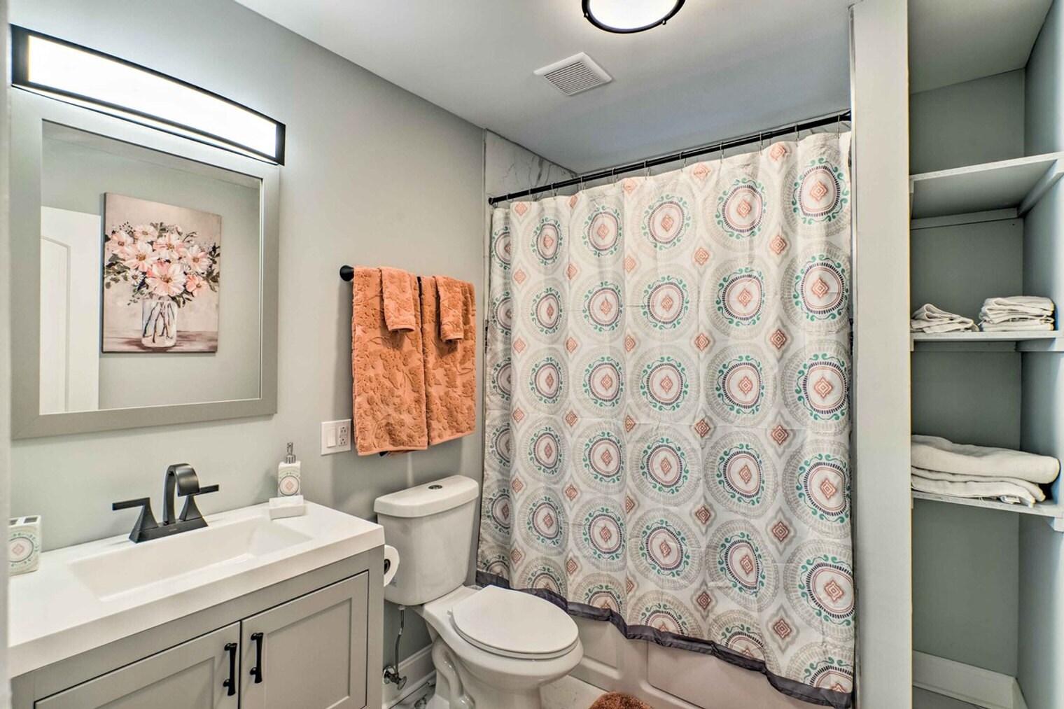 Building Photo - 7931 S Eberhart Ave