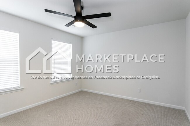 Building Photo - 433 Stonefield Cir