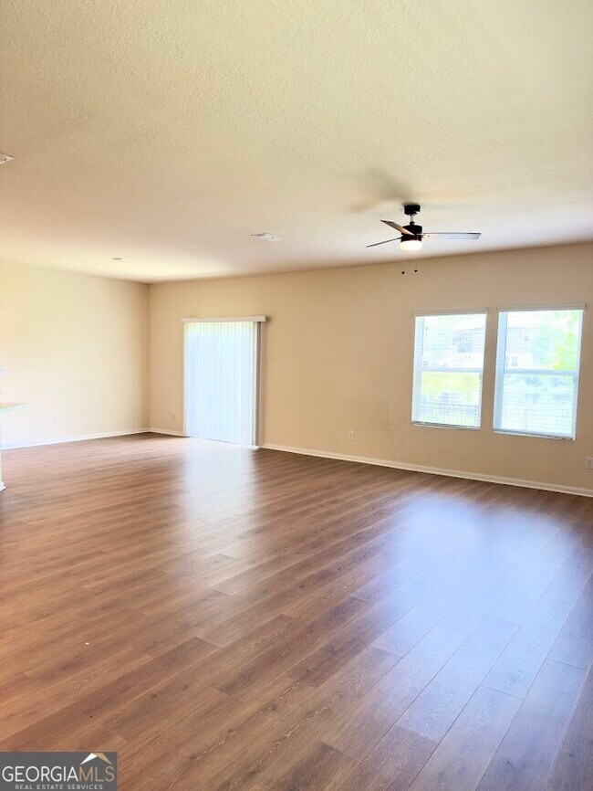 Building Photo - 124 Teakwood Dr