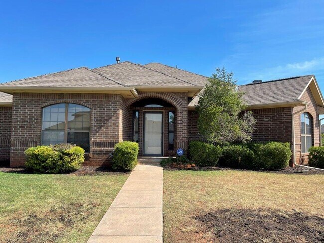 Building Photo - Beautiful granite and tile backsplash to update the large kitchen. 3 bedrooms + an office, large ...