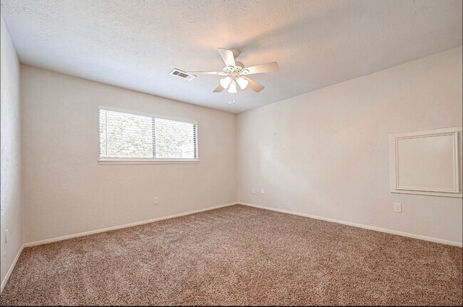 Building Photo - 1746 Cloister Dr