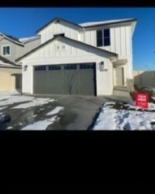 Primary Photo - Gorgeous 4 bed 2.5 Bath Home with Communit...