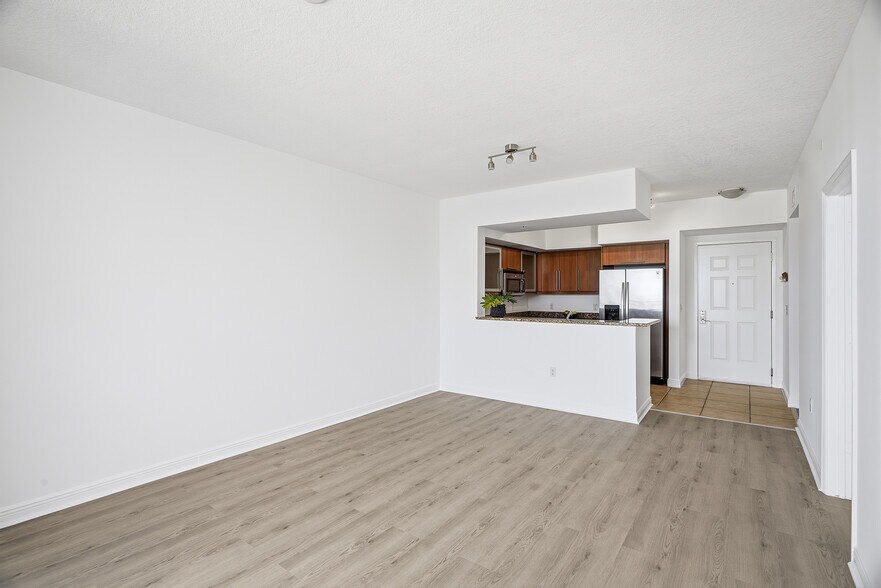 Building Photo - 888 S Douglas Rd