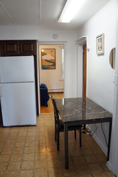 Building Photo - 21 Wright Ave