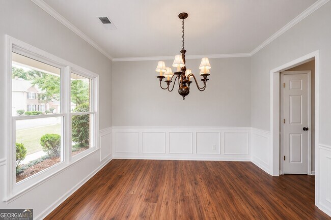 Building Photo - 3380 Maple Terrace Dr