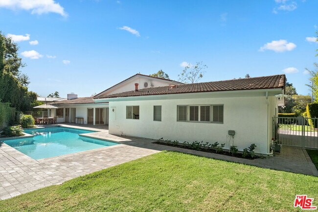 Building Photo - 650 N Tigertail Rd