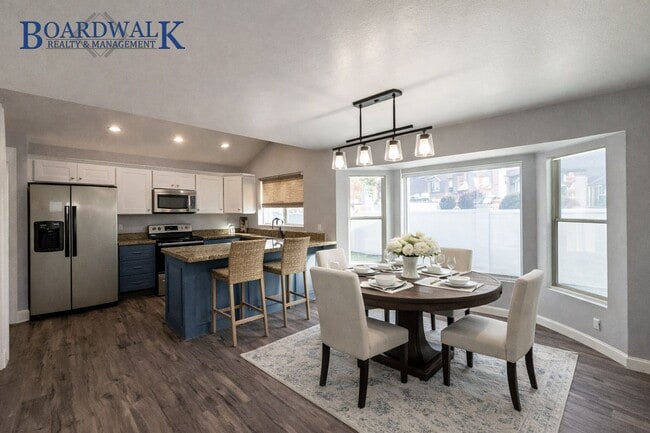 Building Photo - Beautiful Home with Mountain Views & Prime Location in Sandy