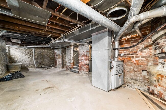 Building Photo - 61 Sherman Ave