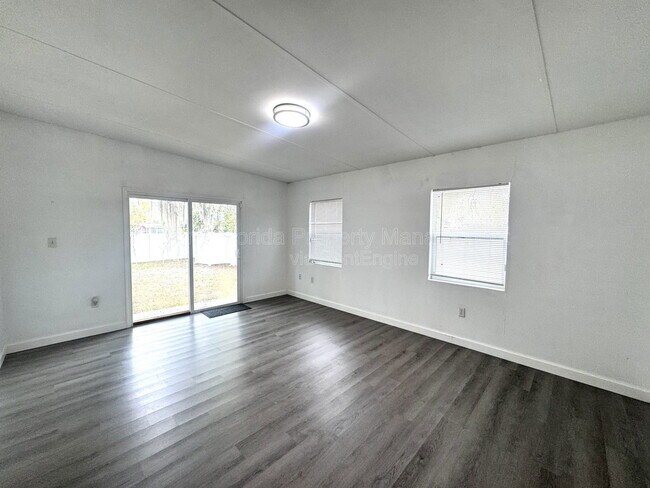 Building Photo - 1504 W 18th St