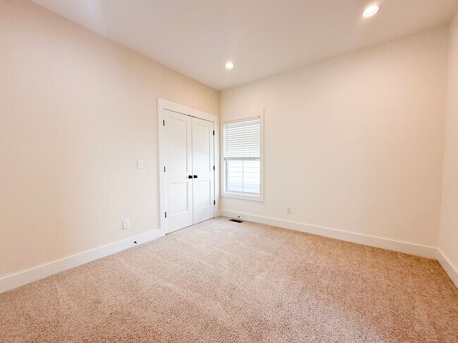 Building Photo - Spacious 4-Bedroom Home Near Tennessee Tech with Pool Access and Pet-Friendly Living