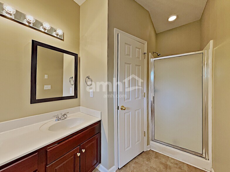 Building Photo - 661 Sugar Mill Dr