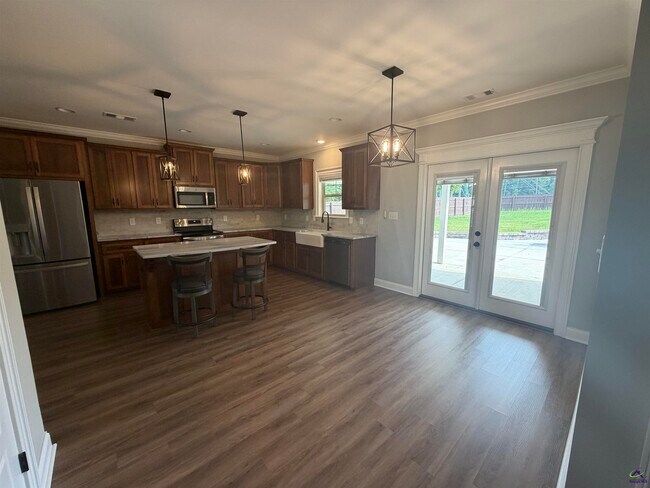 Building Photo - 521 Edgarton Way