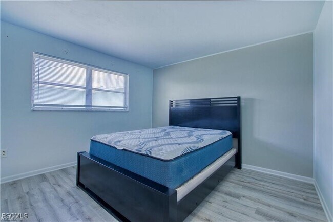 Building Photo - 5330 Nautilus Dr